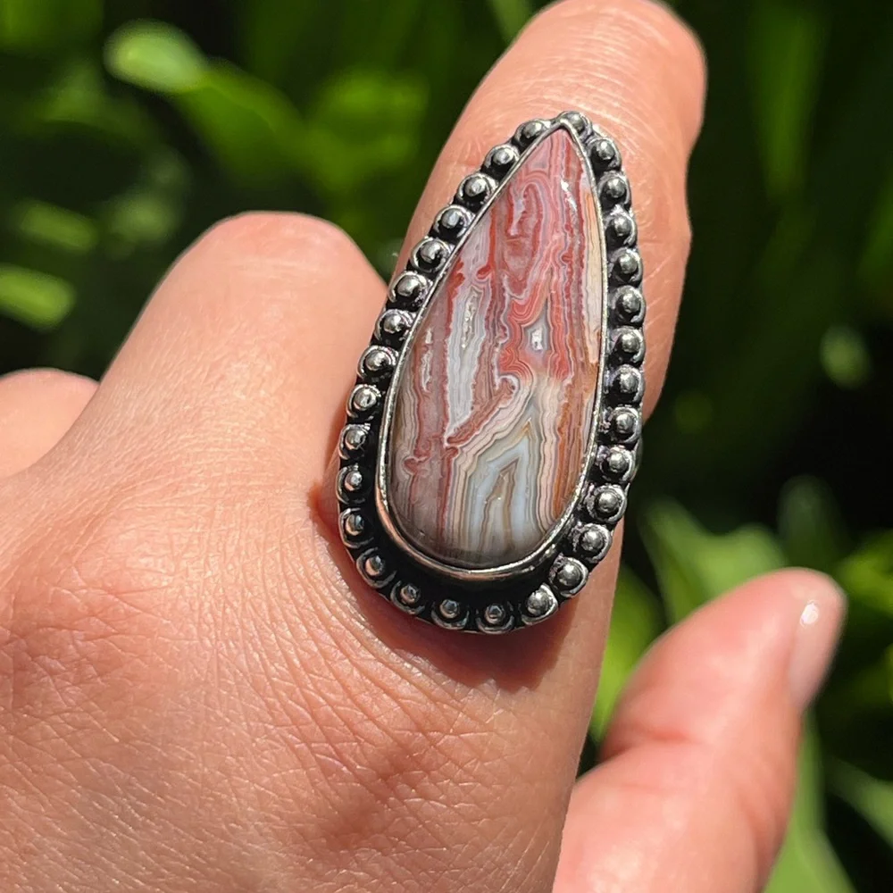 Size 8.75 Silver‎ plated crazy lace agate ring